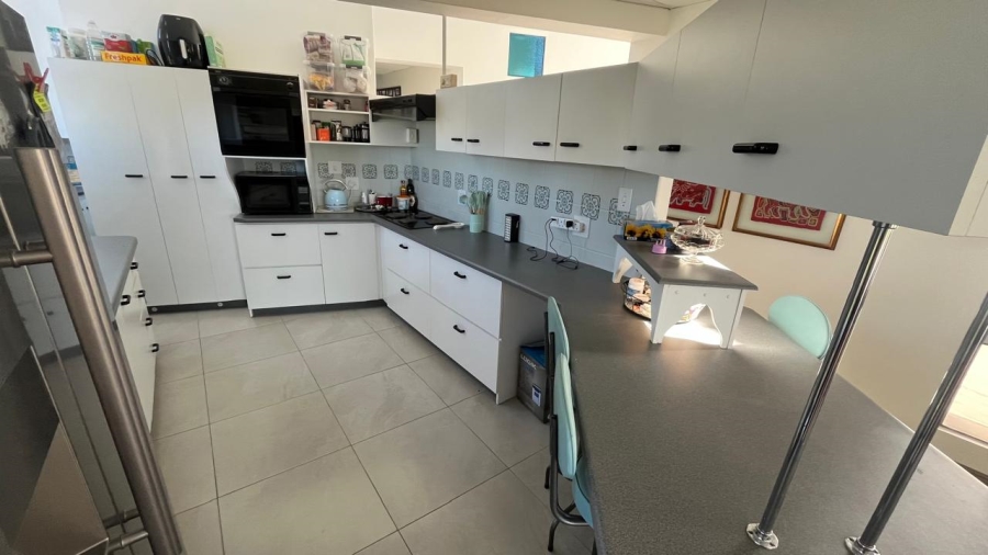 3 Bedroom Property for Sale in Wavecrest Eastern Cape